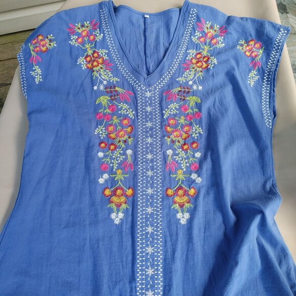 Women's V Neck Dress XXL Embroidered Bright Blue Summer Floral - Picture 3 of 9